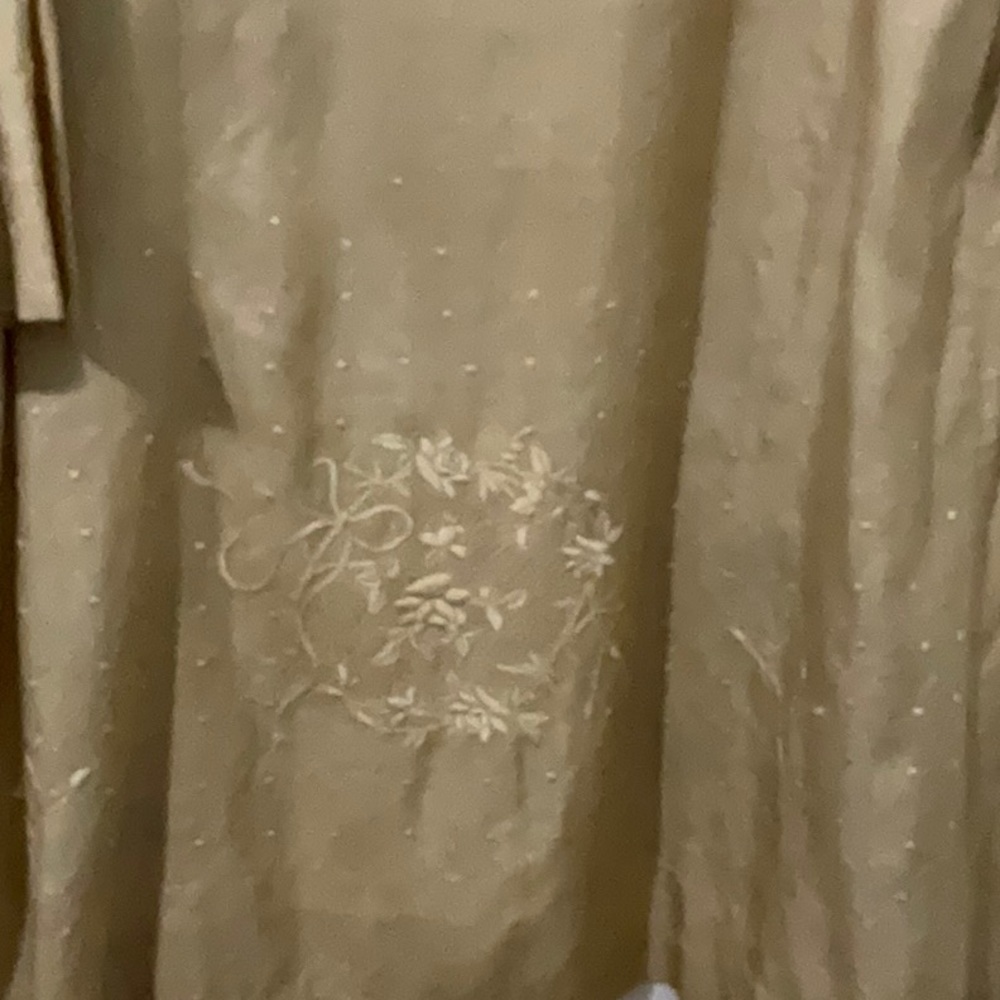 Silk 1920s jacket. Gold color with beautiful embroidery design
